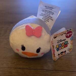 Disney Tsum Tsum Daisy Duck‎ Miniature 3” Plush